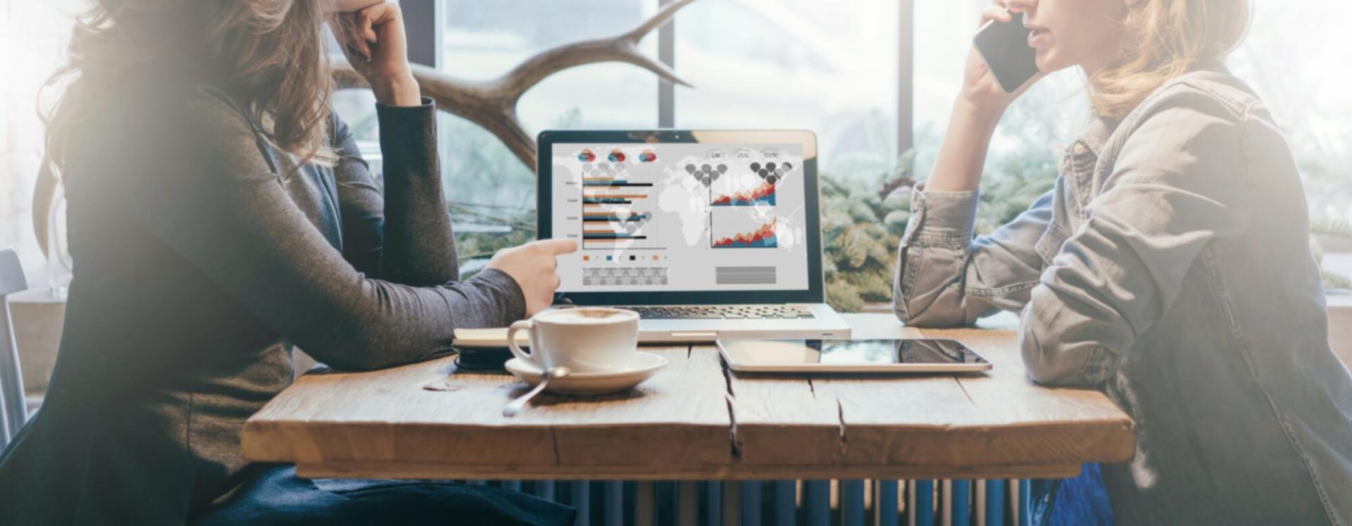 Estudiantes participando en sesión educativa